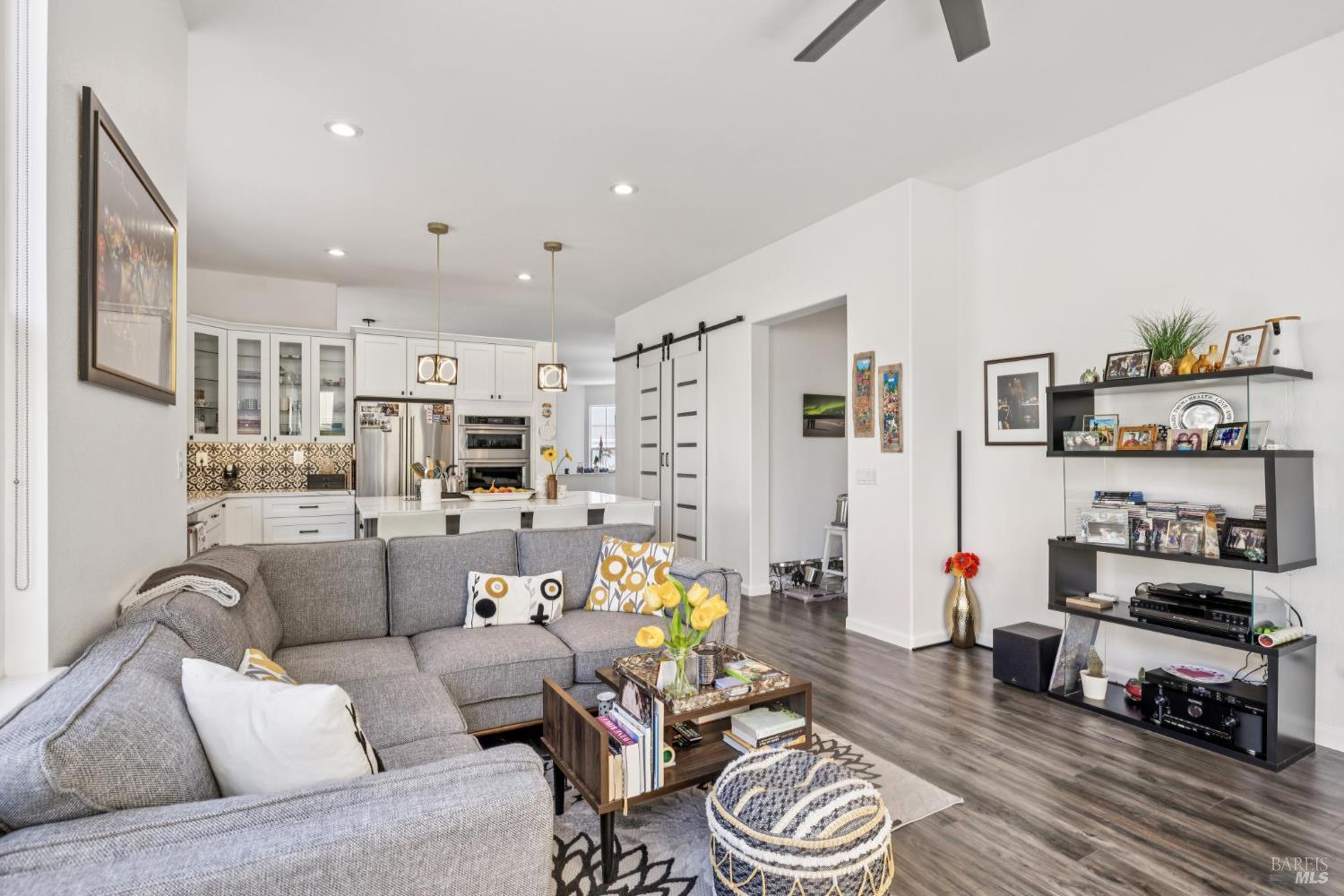 Detail Gallery Image 30 of 51 For 1917 Falcon Ridge Dr, Petaluma,  CA 94954 - 3 Beds | 2 Baths