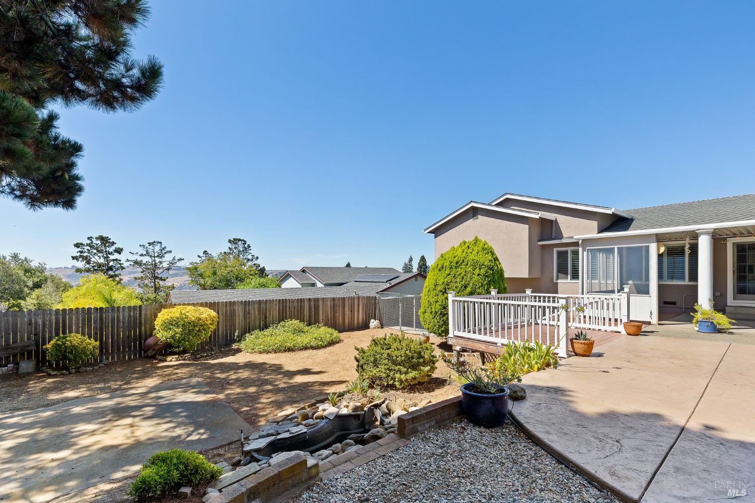 Detail Gallery Image 44 of 58 For 132 Chelsea Hills Dr, Benicia,  CA 94510 - 3 Beds | 2 Baths