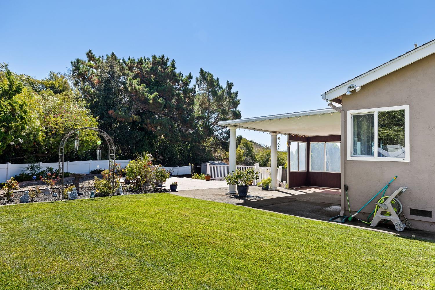 Detail Gallery Image 35 of 58 For 132 Chelsea Hills Dr, Benicia,  CA 94510 - 3 Beds | 2 Baths