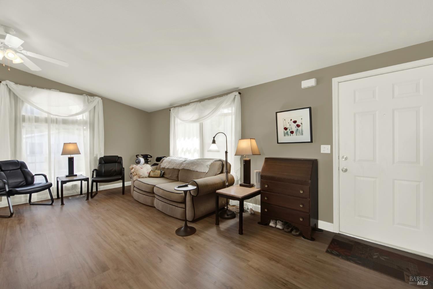Detail Gallery Image 37 of 73 For 700 Shady Glen Ln, Vacaville,  CA 95688 - 3 Beds | 2 Baths