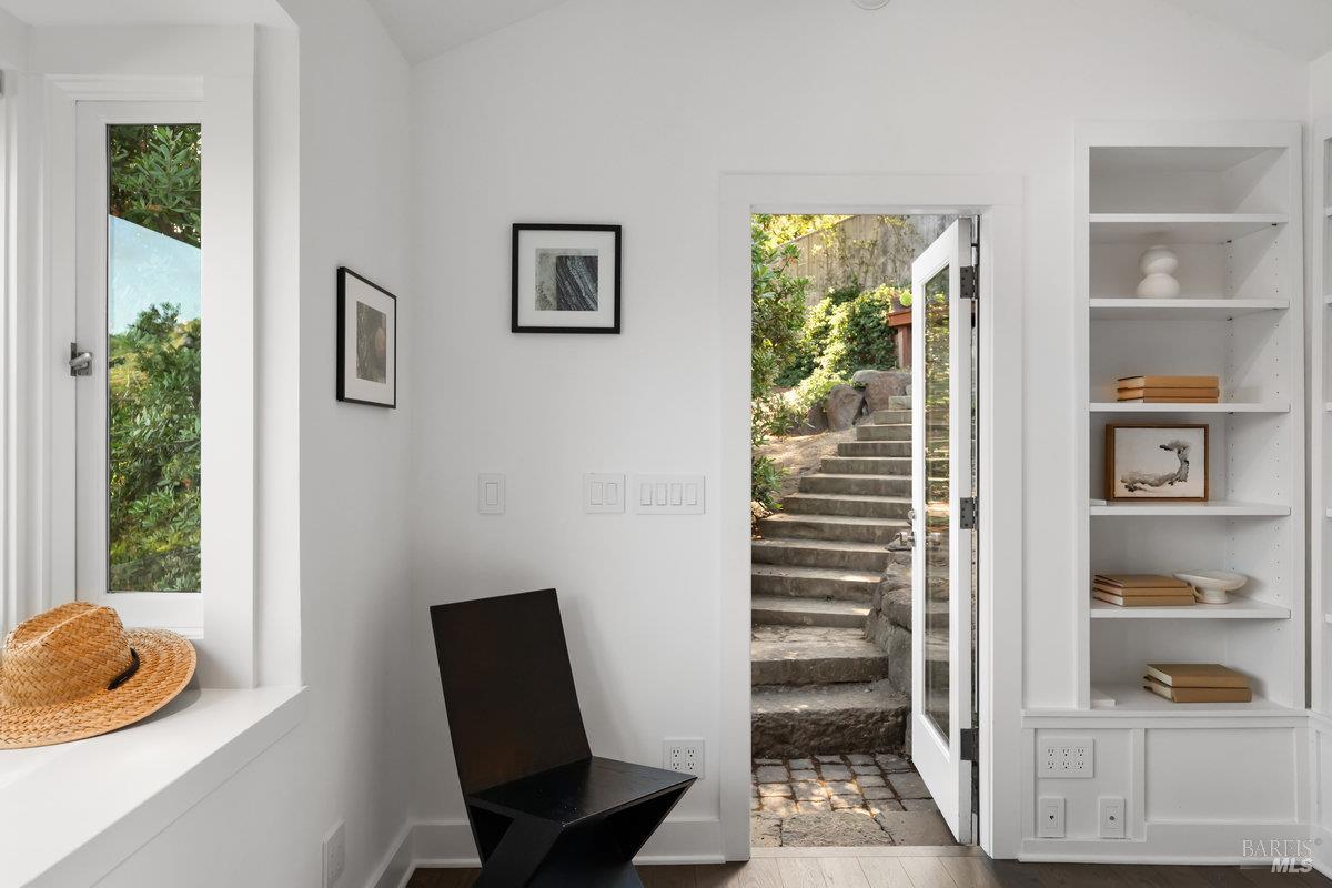 Detail Gallery Image 90 of 99 For 125 Laurel Ave, Stinson Beach,  CA 94970 - 3 Beds | 3 Baths