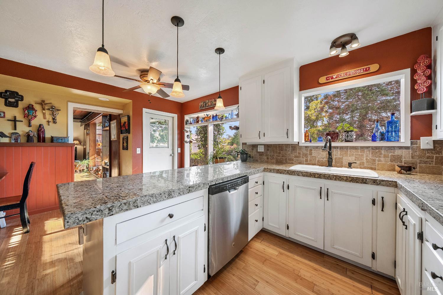 Detail Gallery Image 12 of 76 For 465 Hillcrest Dr, Lakeport,  CA 95453 - 3 Beds | 1/2 Baths