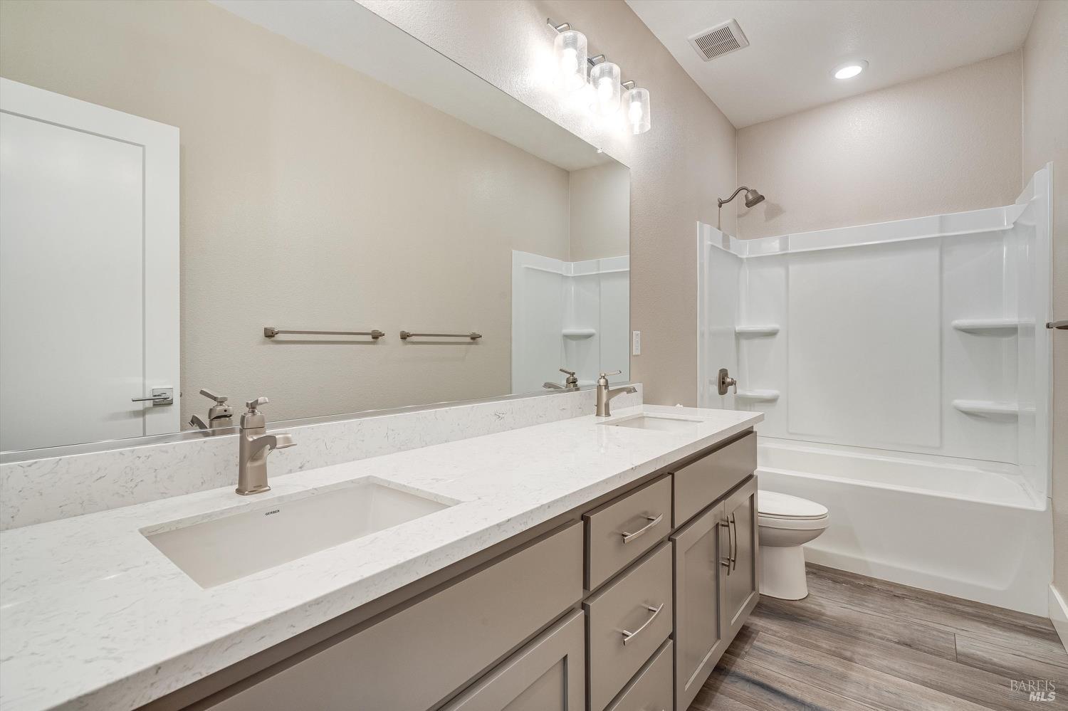Detail Gallery Image 33 of 45 For 5646 Kameron Pl, Rohnert Park,  CA 94928 - 3 Beds | 2/1 Baths