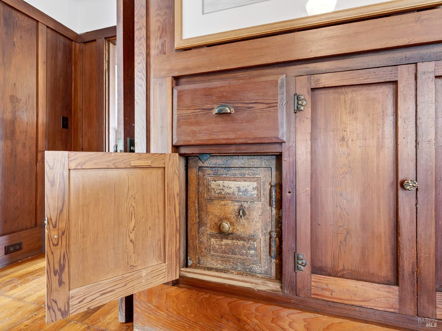 Detail Gallery Image 11 of 31 For 45060 Covelo St, Mendocino,  CA 95460 - 3 Beds | 1 Baths