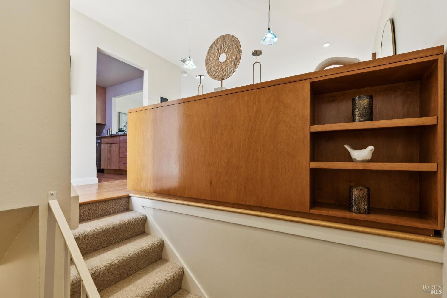 Detail Gallery Image 32 of 38 For 11 Thoreau Cir, Mill Valley,  CA 94941 - 2 Beds | 1/1 Baths