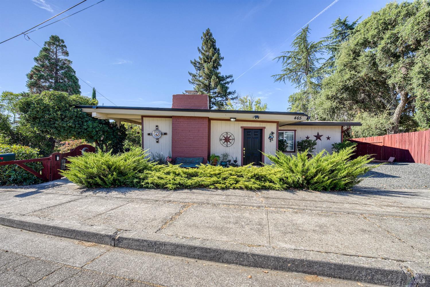 Detail Gallery Image 2 of 76 For 465 Hillcrest Dr, Lakeport,  CA 95453 - 3 Beds | 1/2 Baths