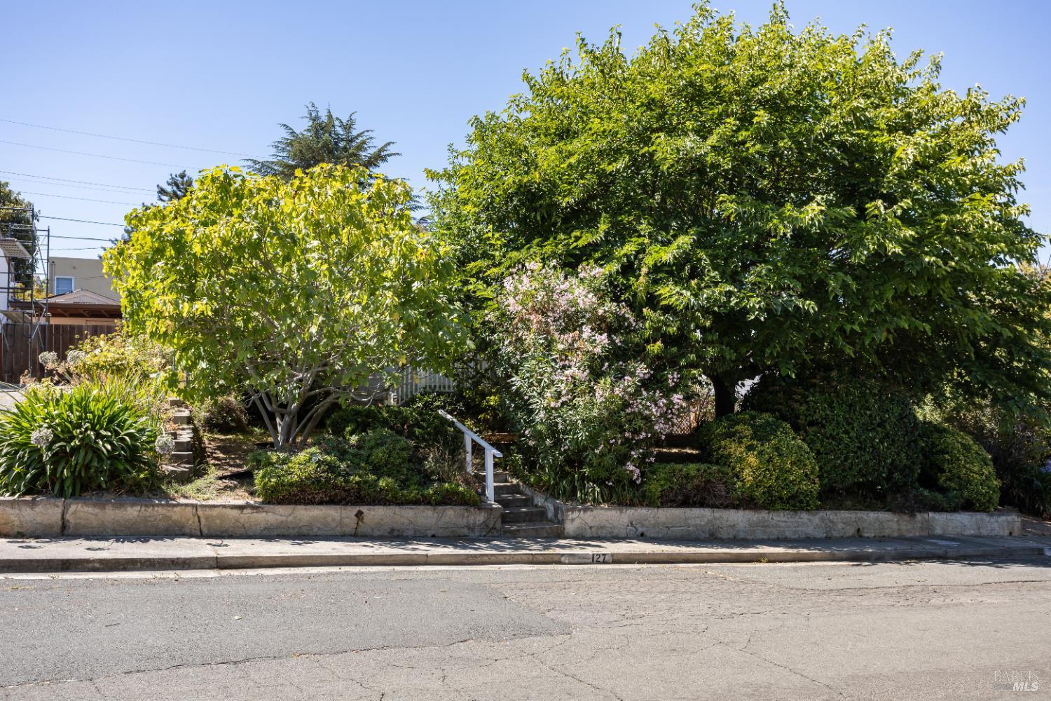 Detail Gallery Image 32 of 32 For 127 Hill Dr, Vallejo,  CA 94590 - 3 Beds | 1 Baths