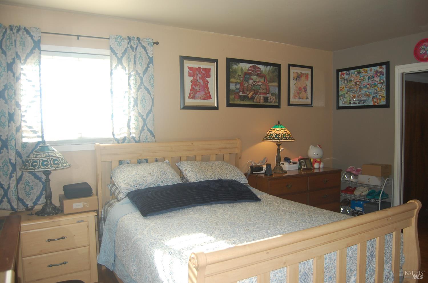 Detail Gallery Image 10 of 17 For 249 Howard Ave, Vallejo,  CA 94589 - 3 Beds | 2 Baths