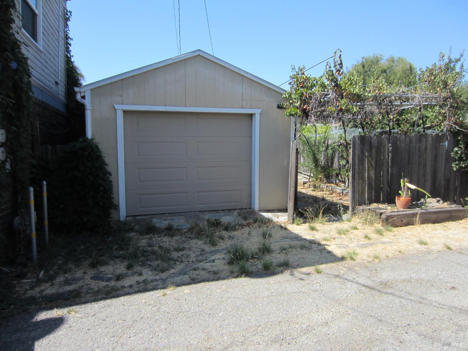 Detail Gallery Image 13 of 15 For 514 Montezuma St, Rio Vista,  CA 94571 - 2 Beds | 2 Baths