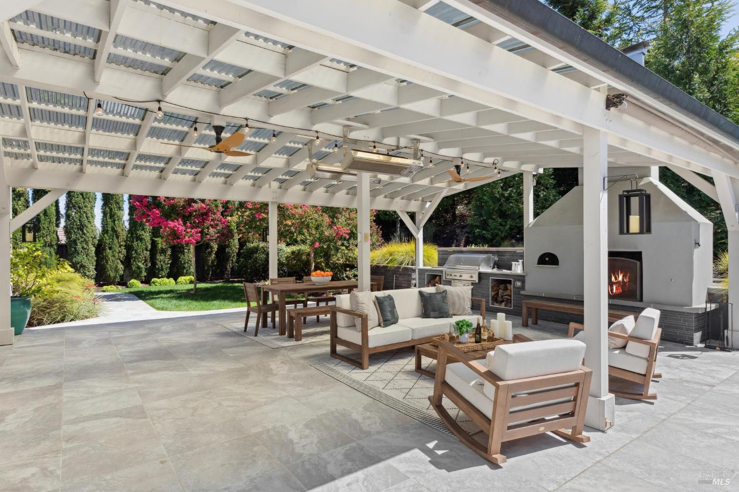 Detail Gallery Image 13 of 96 For 3747 Beartooth Ln, Napa,  CA 94558 - 4 Beds | 3 Baths