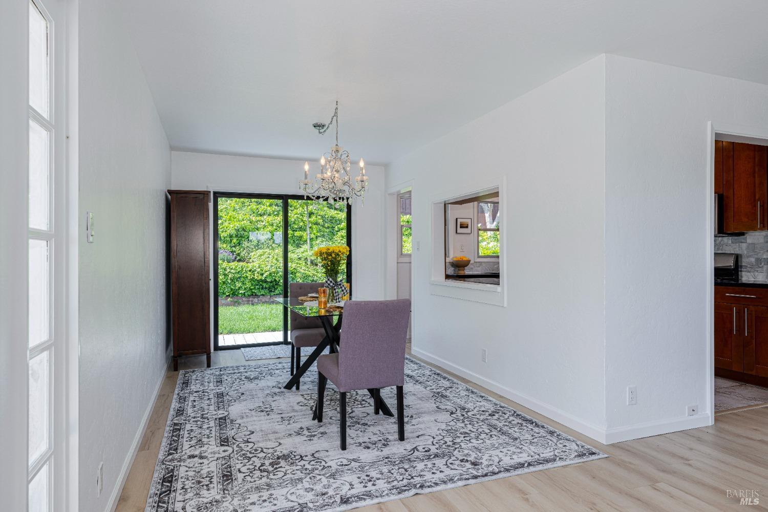 Detail Gallery Image 25 of 74 For 711 Alta Vista Rd, Mill Valley,  CA 94941 - 4 Beds | 2 Baths