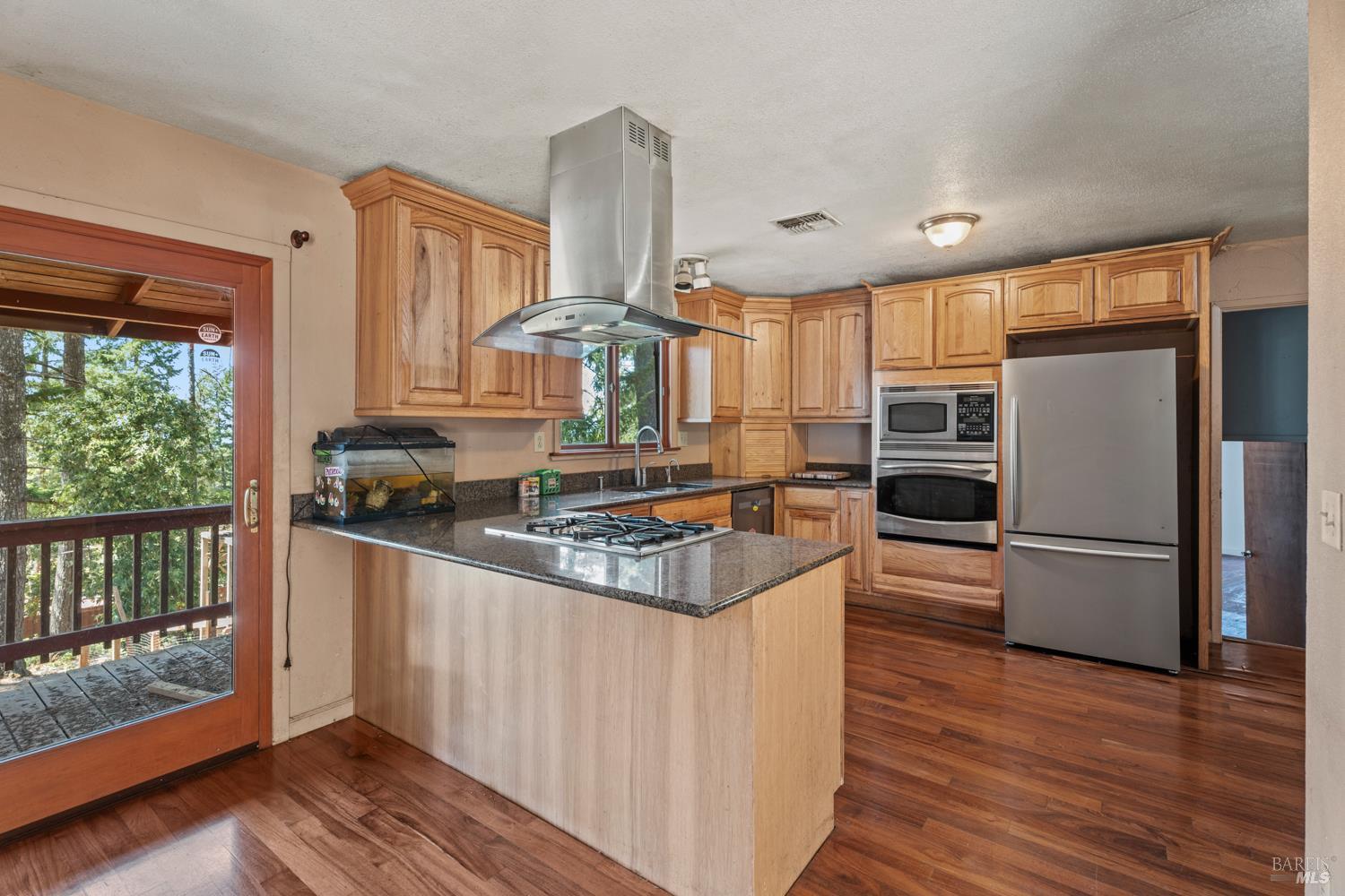 Detail Gallery Image 4 of 18 For 3781 Ridgewood Rd, Willits,  CA 95490 - 4 Beds | 2 Baths