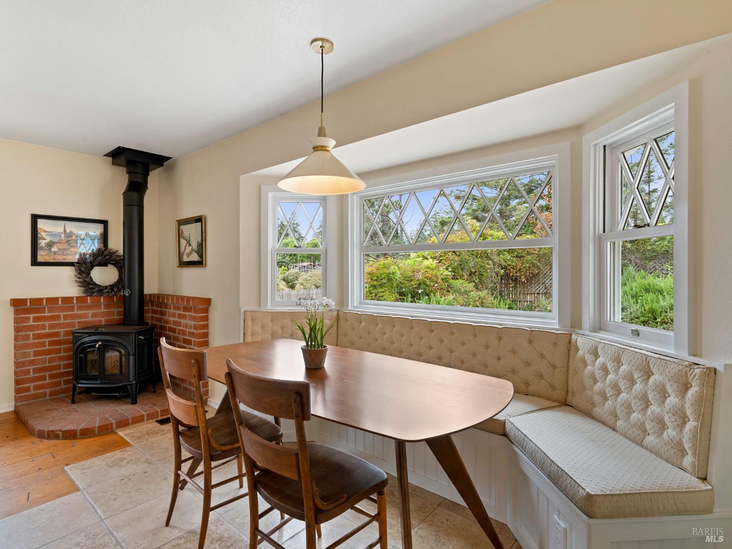 Detail Gallery Image 11 of 41 For 10392 Hills Rd, Mendocino,  CA 95460 - 2 Beds | 1 Baths