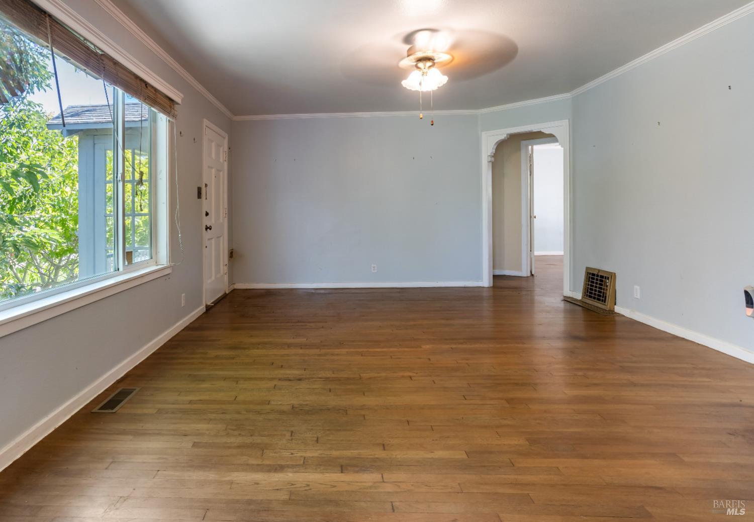 Detail Gallery Image 5 of 32 For 127 Hill Dr, Vallejo,  CA 94590 - 3 Beds | 1 Baths