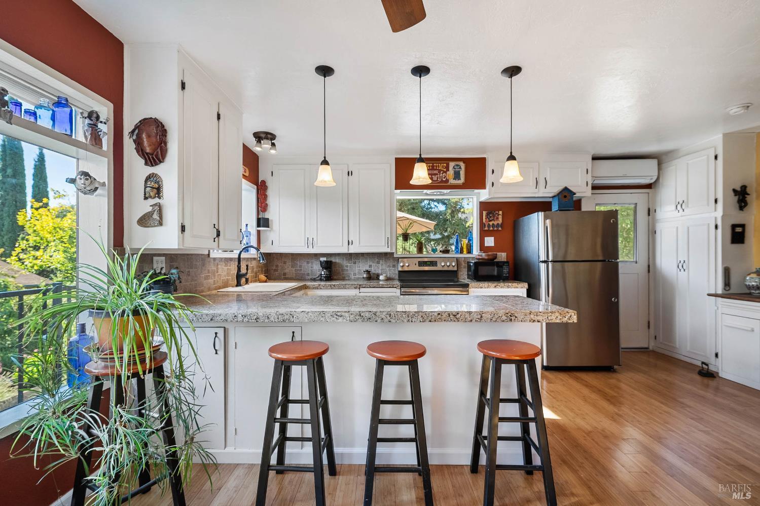 Detail Gallery Image 16 of 76 For 465 Hillcrest Dr, Lakeport,  CA 95453 - 3 Beds | 1/2 Baths
