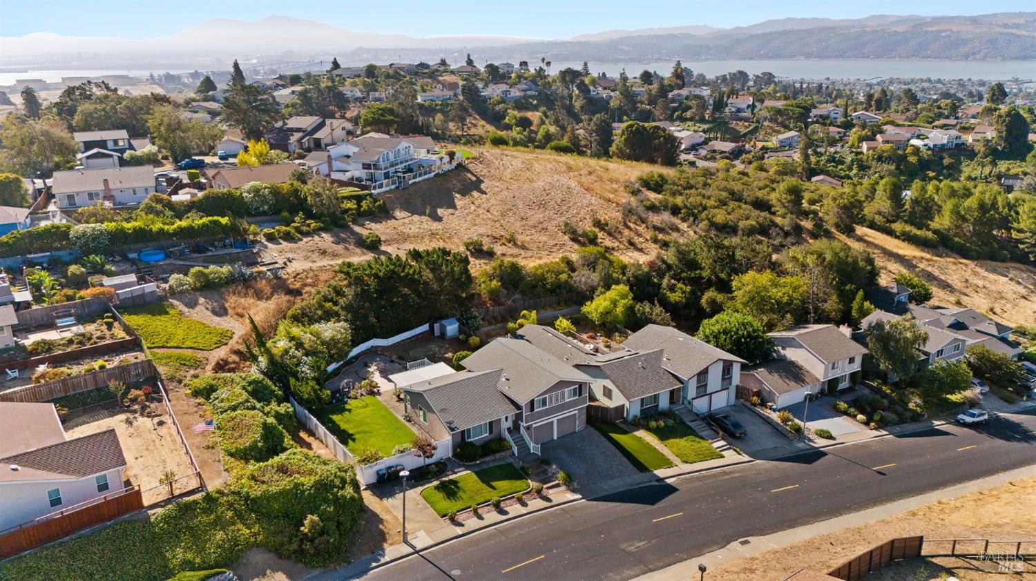 Detail Gallery Image 52 of 58 For 132 Chelsea Hills Dr, Benicia,  CA 94510 - 3 Beds | 2 Baths