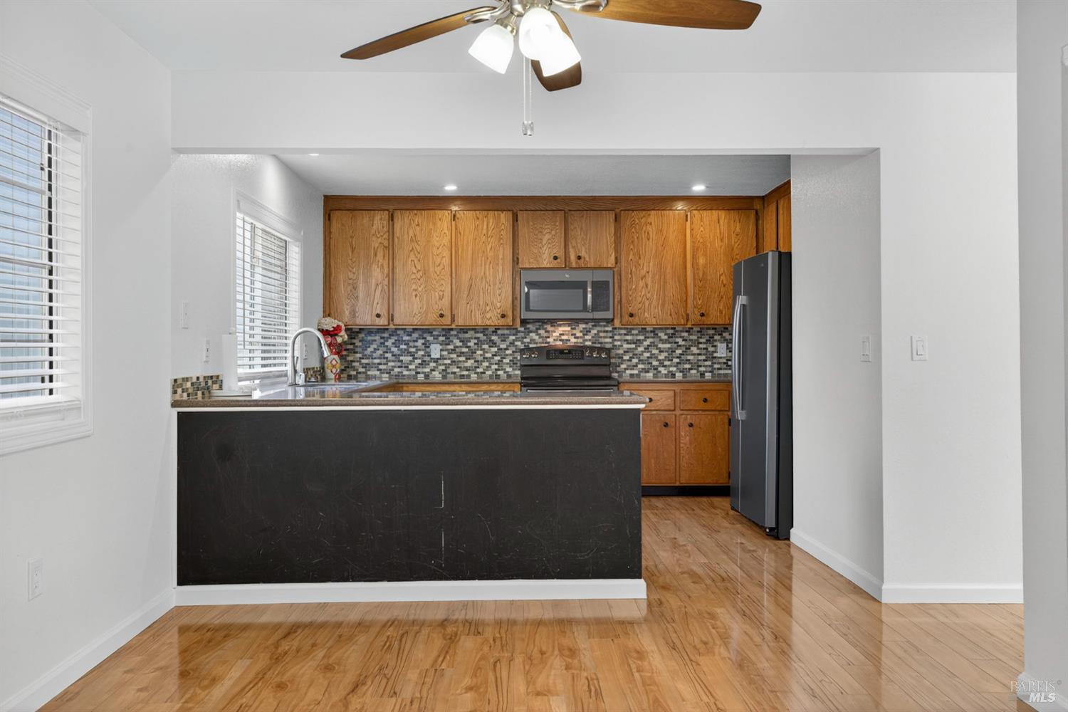 Detail Gallery Image 19 of 46 For 7134 Carillon Ct, Rohnert Park,  CA 94928 - 5 Beds | 2/1 Baths