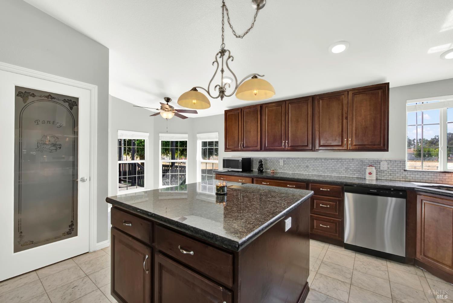 Detail Gallery Image 9 of 46 For 8498 Freedom Ln, Winters,  CA 95694 - 3 Beds | 2 Baths