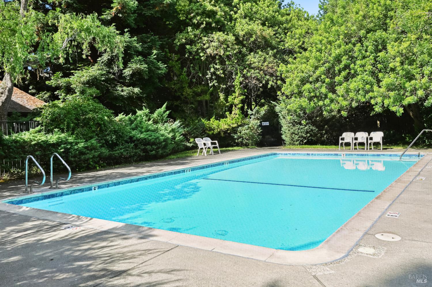 Detail Gallery Image 35 of 38 For 43 Creek Ct, Cotati,  CA 94931 - 2 Beds | 1 Baths