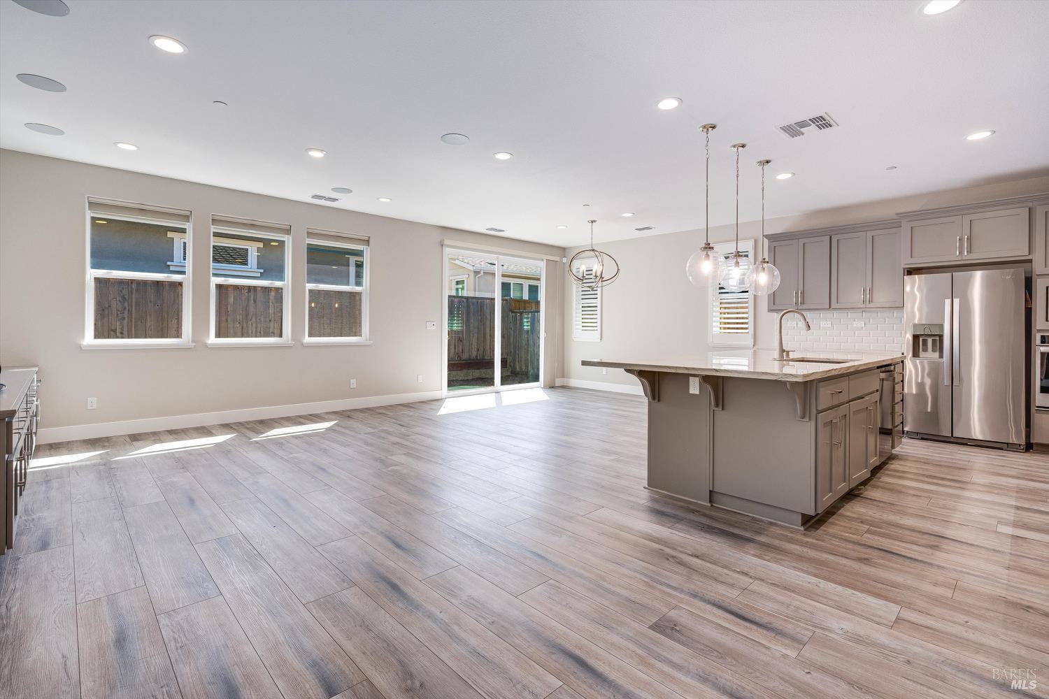 Detail Gallery Image 18 of 45 For 5646 Kameron Pl, Rohnert Park,  CA 94928 - 3 Beds | 2/1 Baths