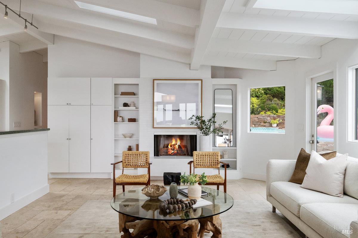 Detail Gallery Image 21 of 99 For 125 Laurel Ave, Stinson Beach,  CA 94970 - 3 Beds | 3 Baths