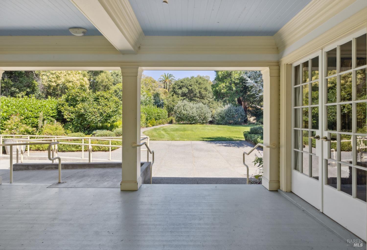 Detail Gallery Image 22 of 30 For 226 Magnolia Ave, San Rafael,  CA 94901 - 13 Beds | 2/2 Baths