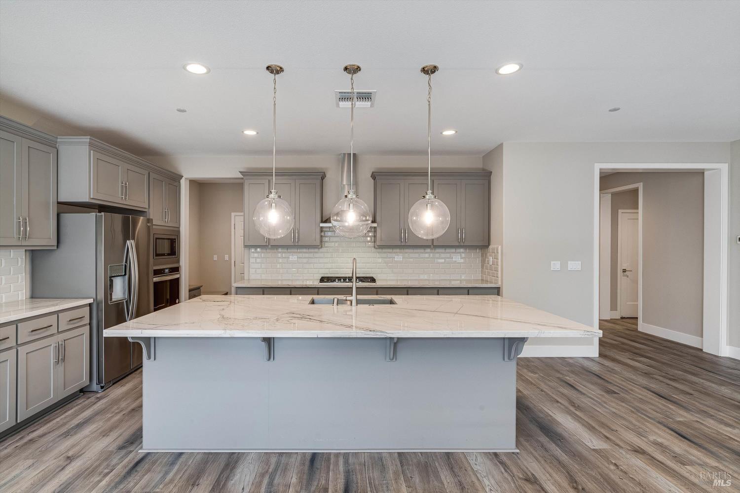 Detail Gallery Image 5 of 45 For 5646 Kameron Pl, Rohnert Park,  CA 94928 - 3 Beds | 2/1 Baths