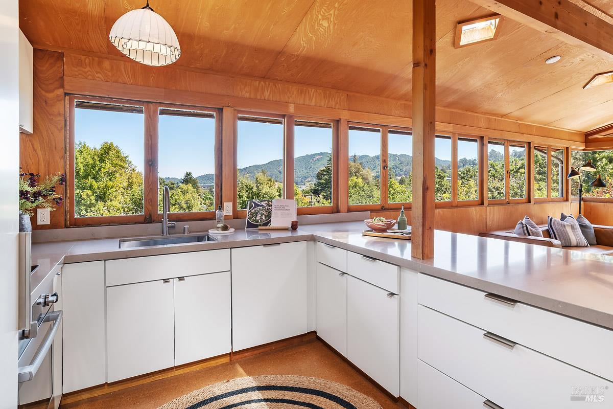 Detail Gallery Image 16 of 52 For 12 Indian Rd, San Rafael,  CA 94903 - 3 Beds | 1 Baths
