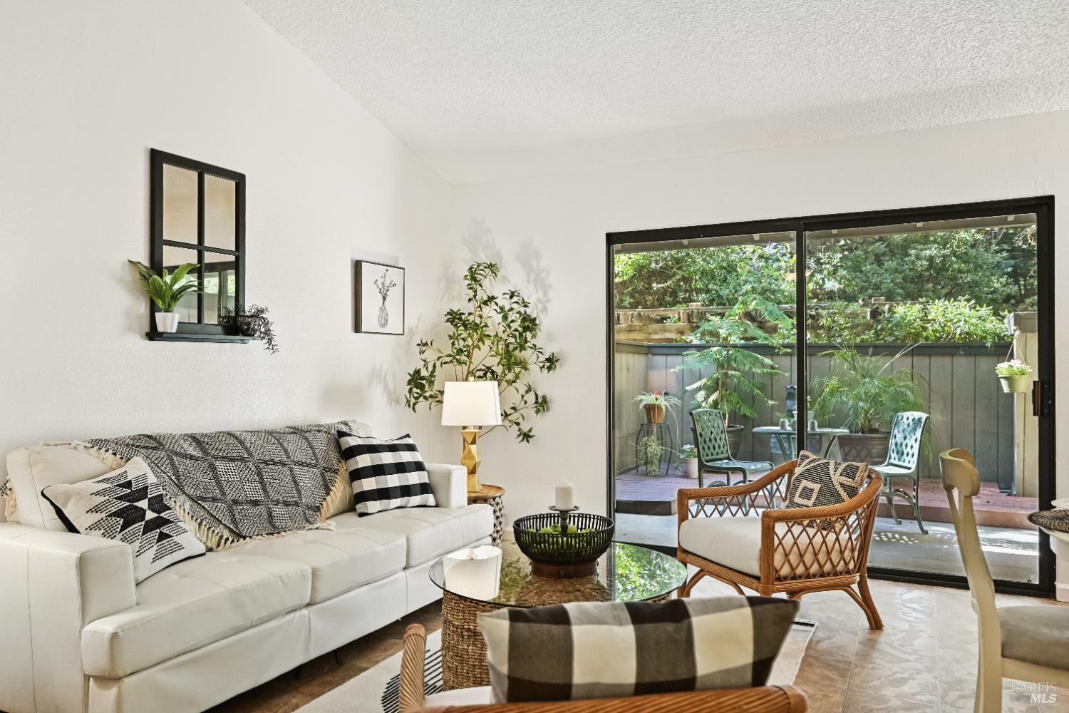 Detail Gallery Image 25 of 38 For 43 Creek Ct, Cotati,  CA 94931 - 2 Beds | 1 Baths