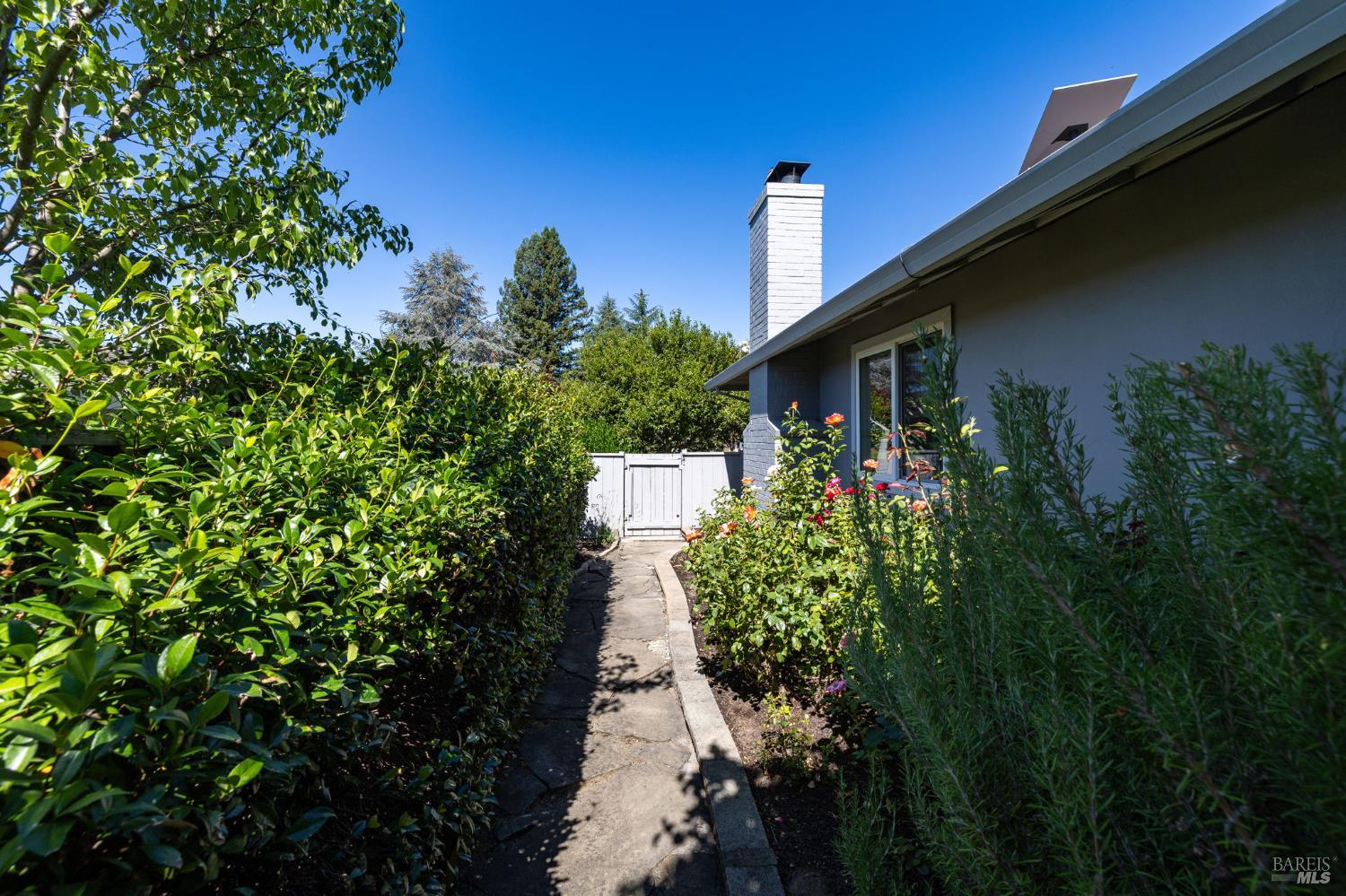 Detail Gallery Image 47 of 61 For 6 Pin Oak Pl, Santa Rosa,  CA 95409 - 2 Beds | 2 Baths