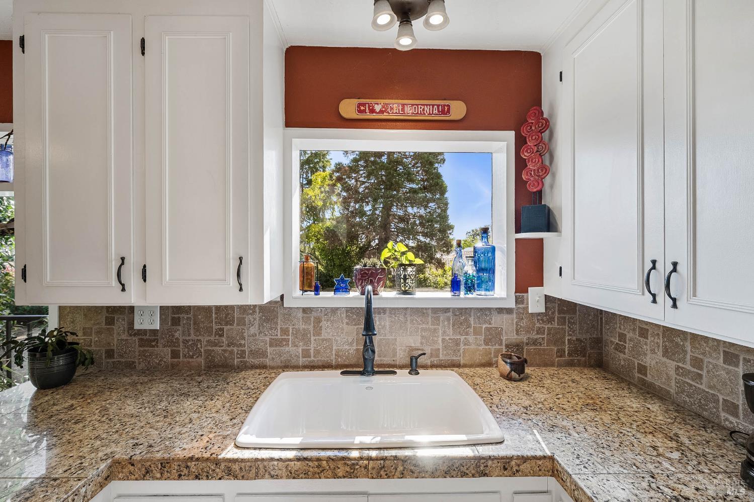Detail Gallery Image 15 of 76 For 465 Hillcrest Dr, Lakeport,  CA 95453 - 3 Beds | 1/2 Baths