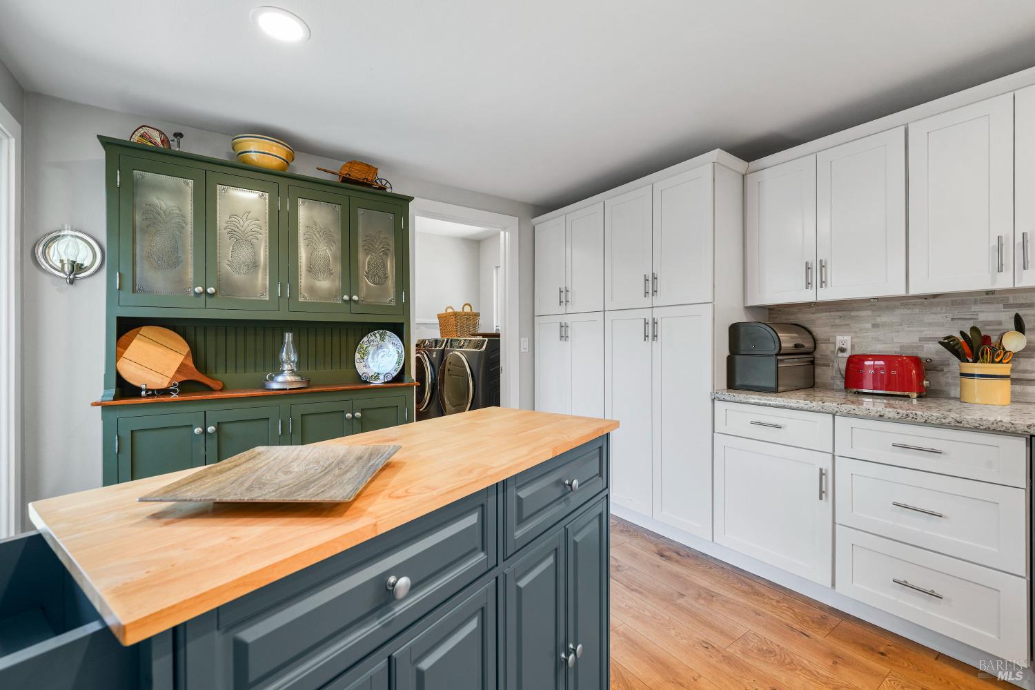 Detail Gallery Image 10 of 44 For 6493 Meadowridge Ct, Santa Rosa,  CA 95409 - 2 Beds | 2 Baths