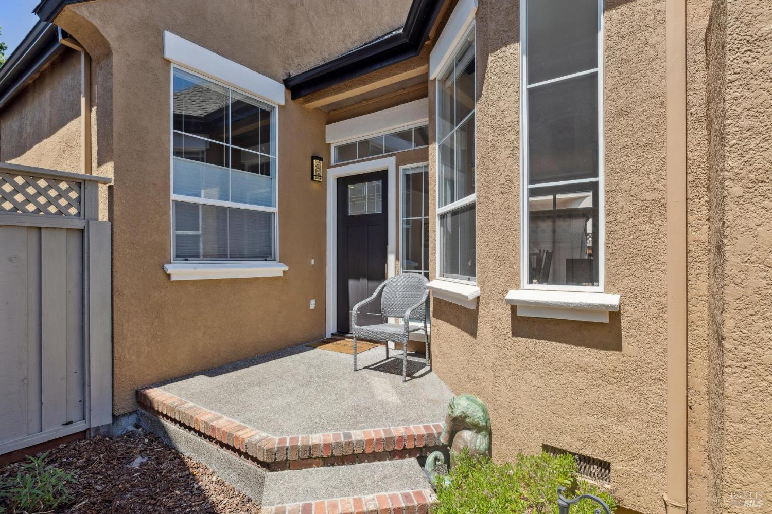 Detail Gallery Image 10 of 51 For 1917 Falcon Ridge Dr, Petaluma,  CA 94954 - 3 Beds | 2 Baths