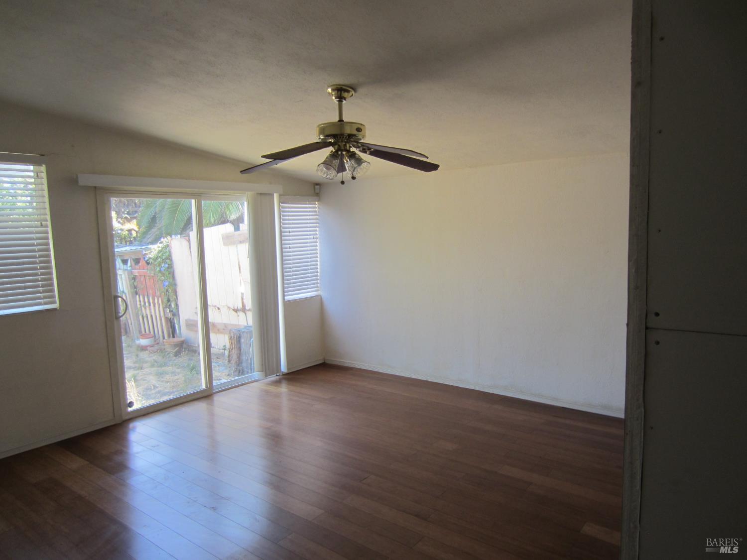 Detail Gallery Image 9 of 15 For 514 Montezuma St, Rio Vista,  CA 94571 - 2 Beds | 2 Baths