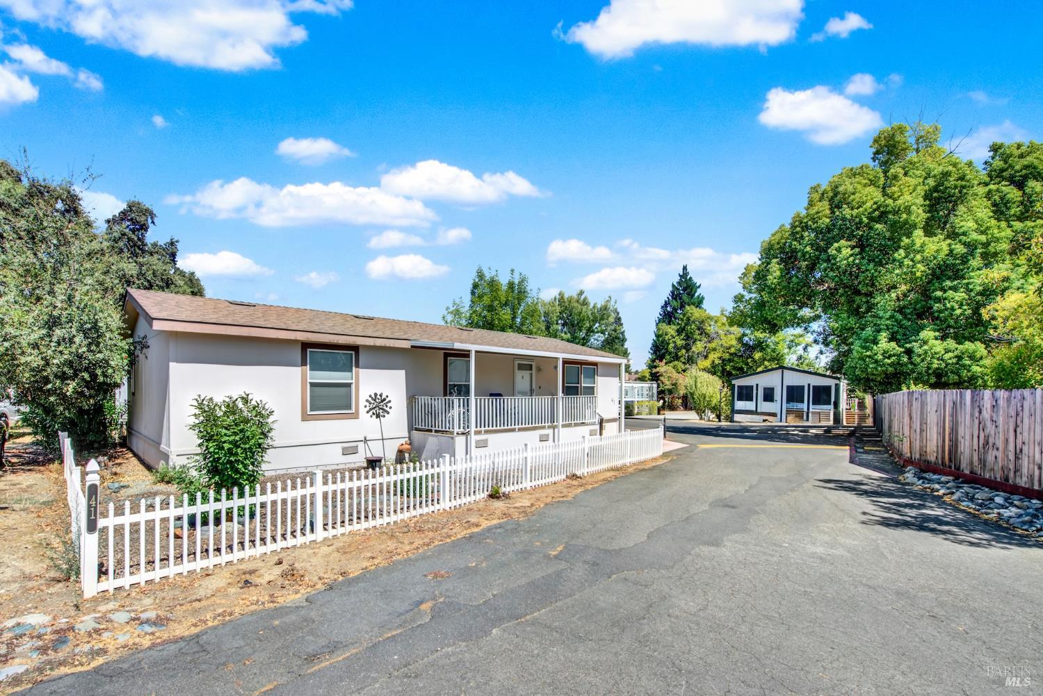 Detail Gallery Image 17 of 73 For 700 Shady Glen Ln, Vacaville,  CA 95688 - 3 Beds | 2 Baths