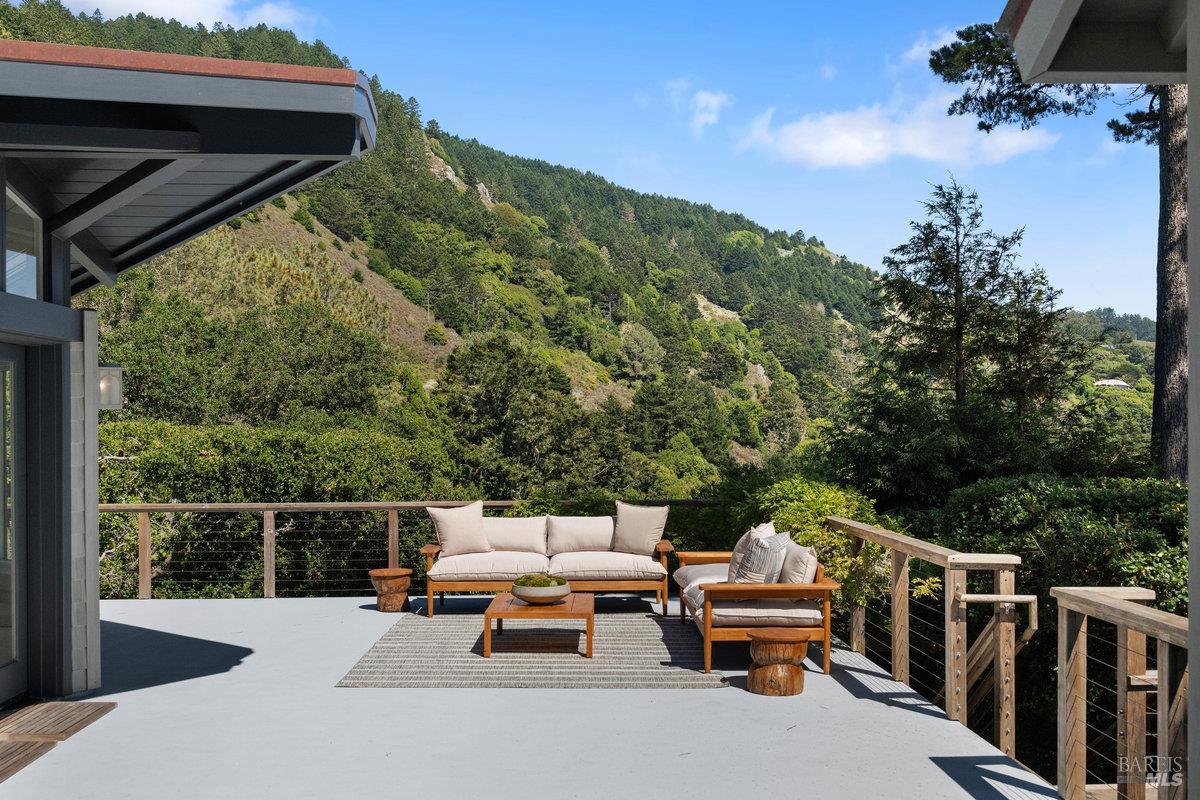 Detail Gallery Image 76 of 99 For 125 Laurel Ave, Stinson Beach,  CA 94970 - 3 Beds | 3 Baths