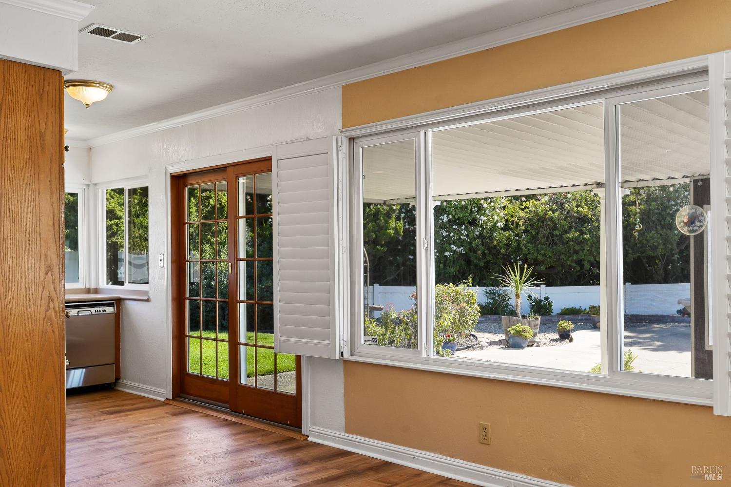 Detail Gallery Image 17 of 58 For 132 Chelsea Hills Dr, Benicia,  CA 94510 - 3 Beds | 2 Baths