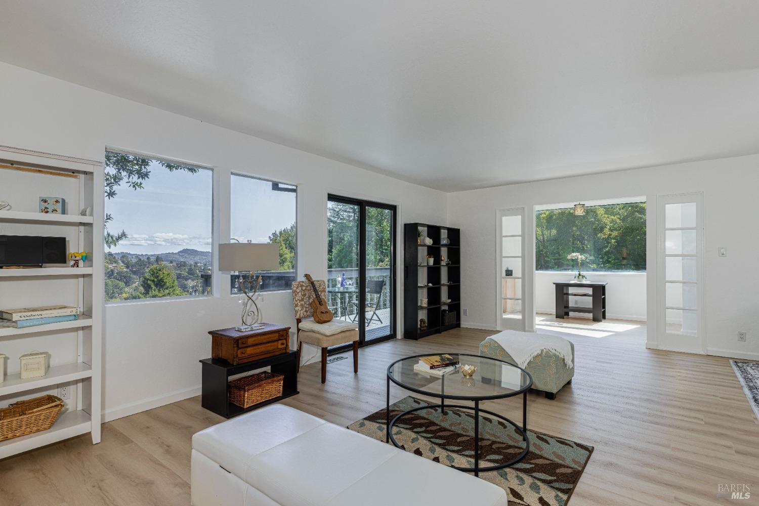 Detail Gallery Image 24 of 74 For 711 Alta Vista Rd, Mill Valley,  CA 94941 - 4 Beds | 2 Baths