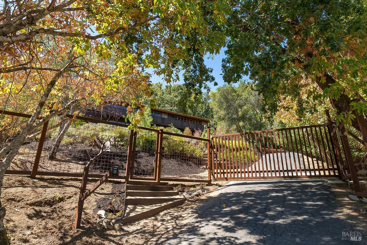 Detail Gallery Image 26 of 52 For 12 Indian Rd, San Rafael,  CA 94903 - 3 Beds | 1 Baths