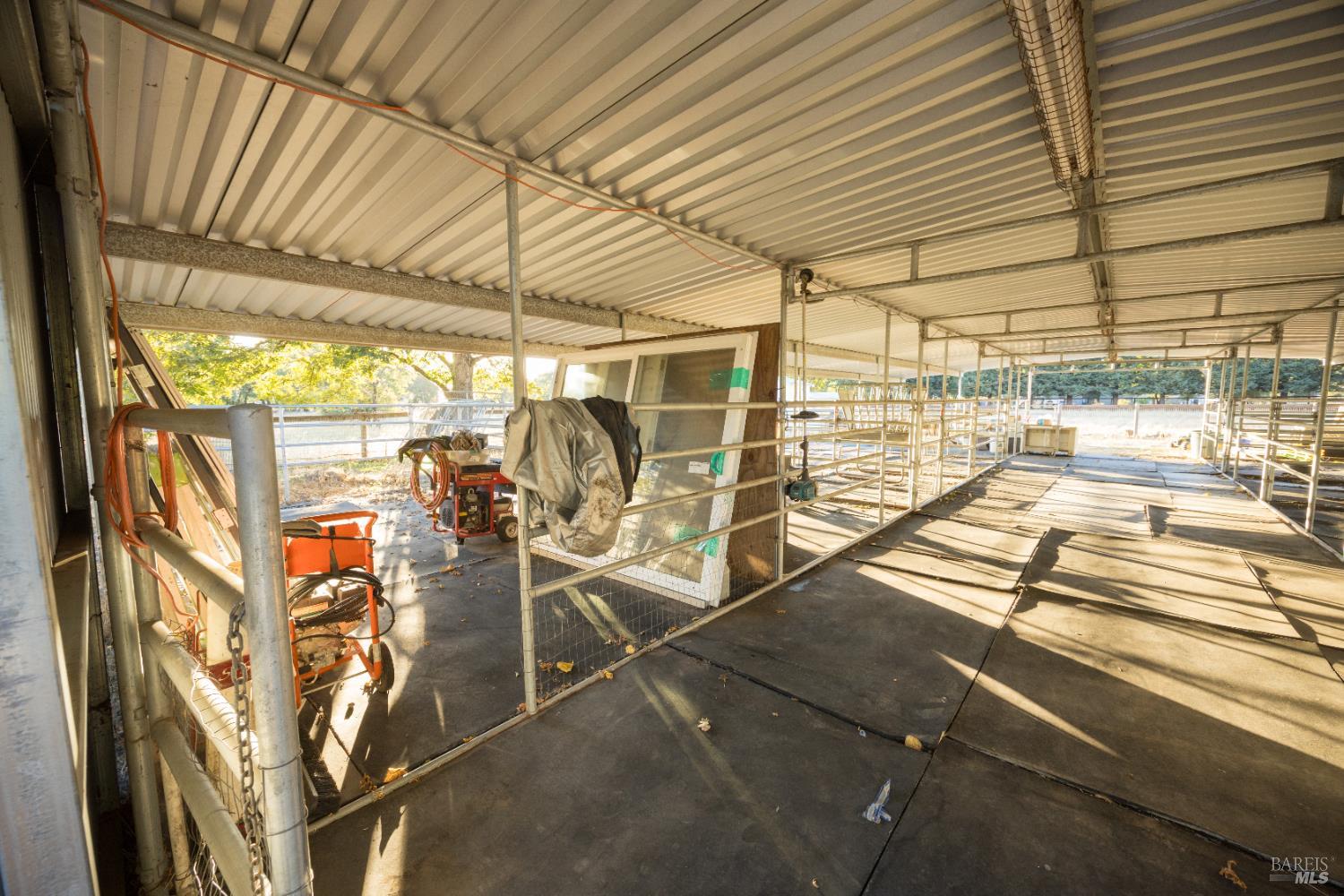 Detail Gallery Image 10 of 75 For 4100 Bisordi Ln, Santa Rosa,  CA 95439 - 5 Beds | 5 Baths