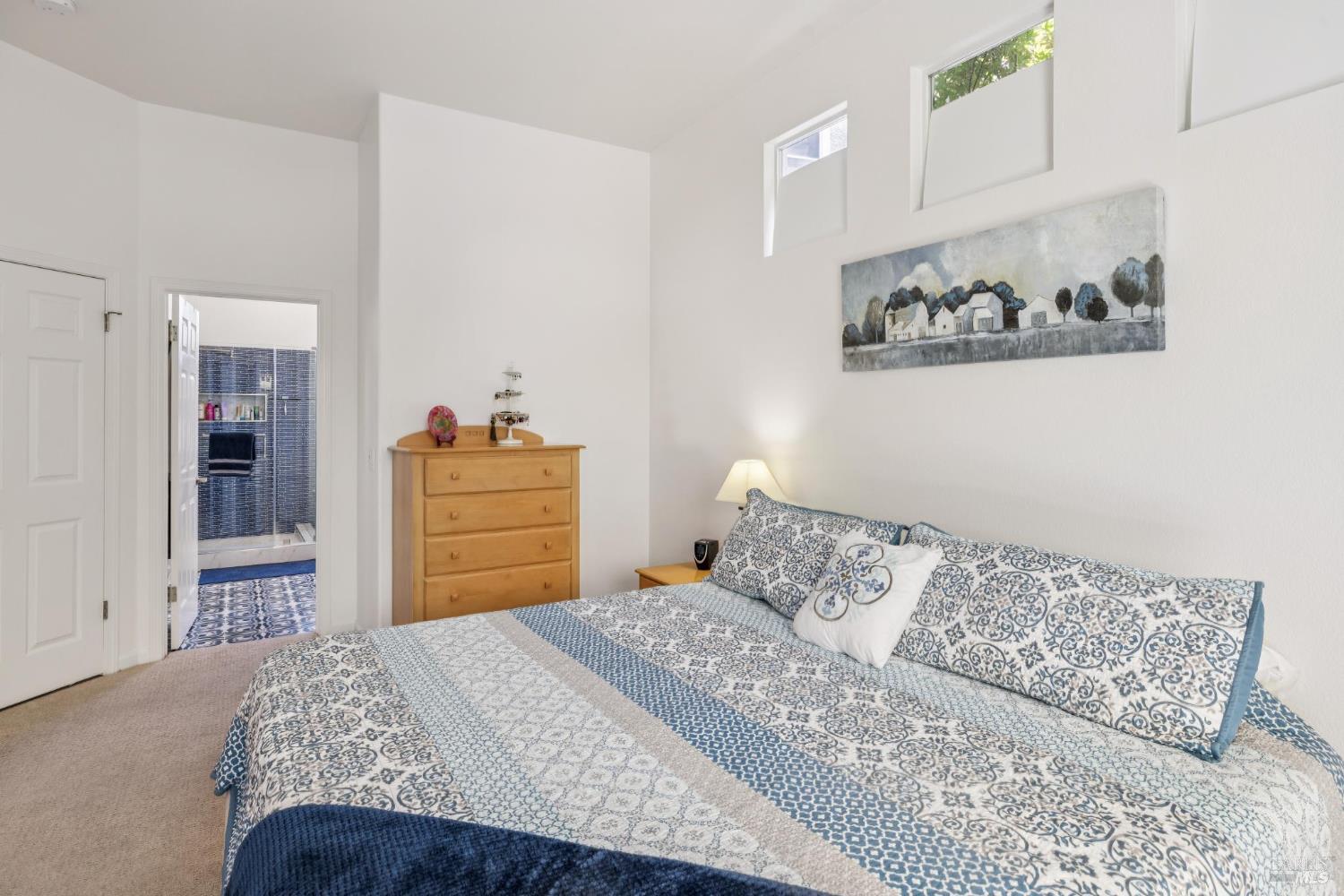 Detail Gallery Image 34 of 51 For 1917 Falcon Ridge Dr, Petaluma,  CA 94954 - 3 Beds | 2 Baths