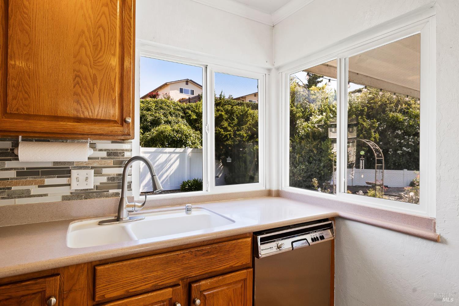 Detail Gallery Image 20 of 58 For 132 Chelsea Hills Dr, Benicia,  CA 94510 - 3 Beds | 2 Baths