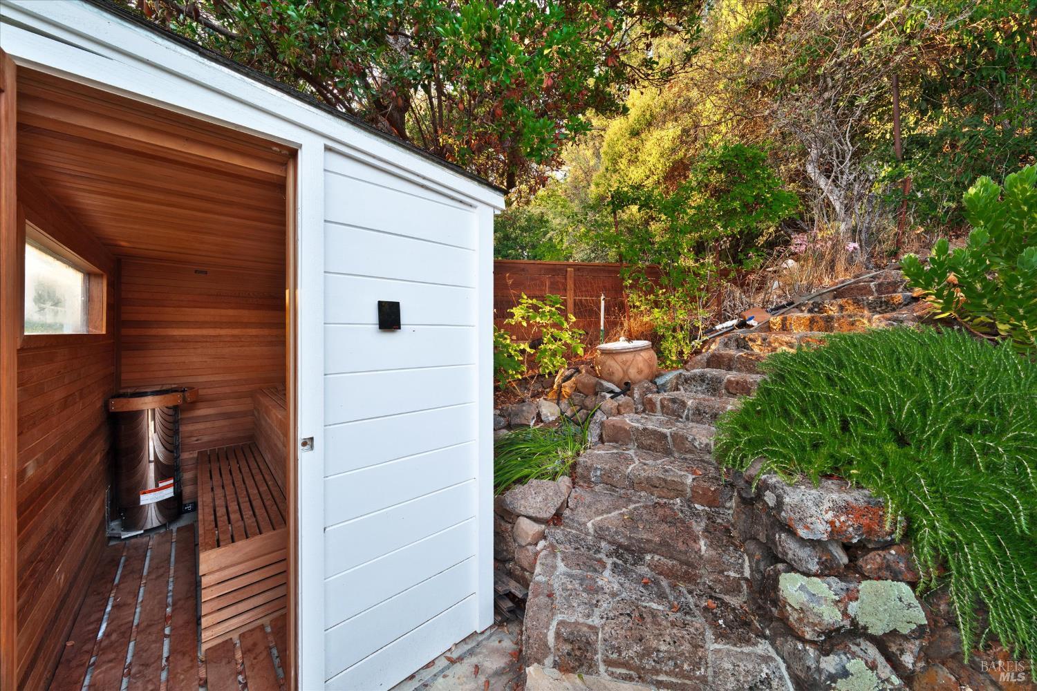 Detail Gallery Image 47 of 55 For 265 Crescent Rd, San Anselmo,  CA 94960 - 3 Beds | 3 Baths