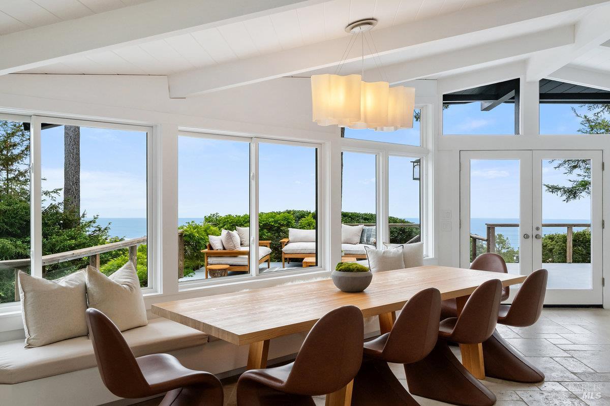 Detail Gallery Image 15 of 99 For 125 Laurel Ave, Stinson Beach,  CA 94970 - 3 Beds | 3 Baths