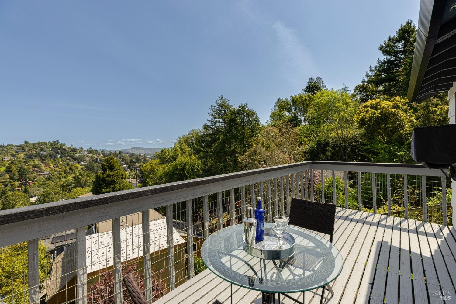 Detail Gallery Image 35 of 74 For 711 Alta Vista Rd, Mill Valley,  CA 94941 - 4 Beds | 2 Baths