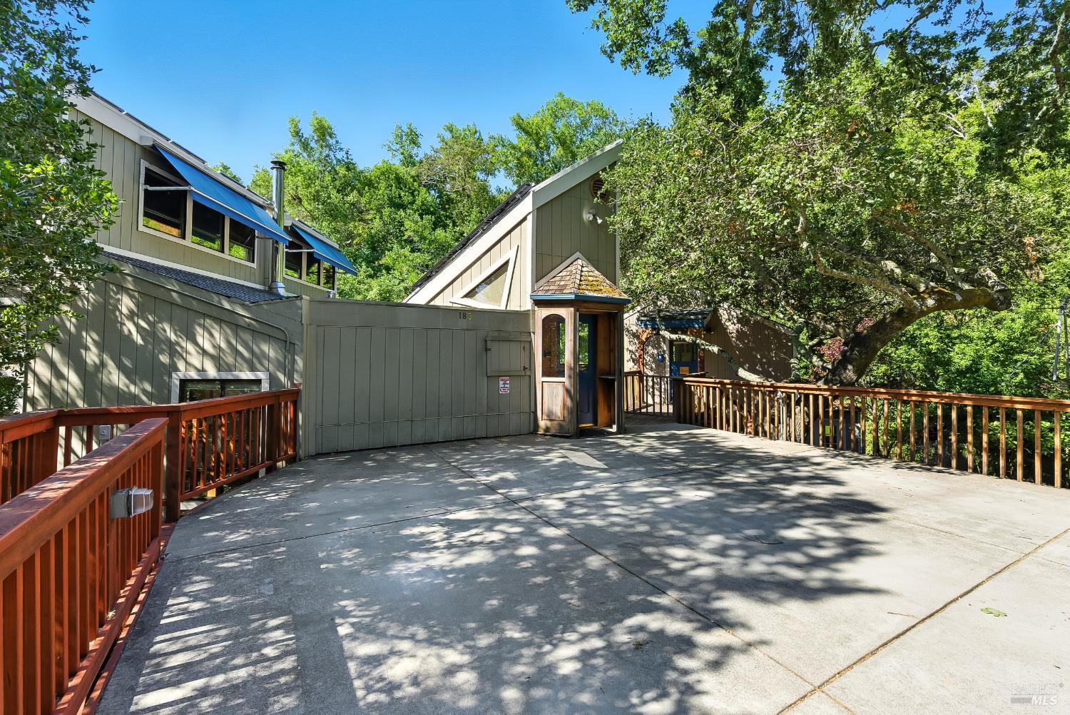Detail Gallery Image 29 of 30 For 183 Laurel Dr, Fairfax,  CA 94930 - 5 Beds | 6 Baths