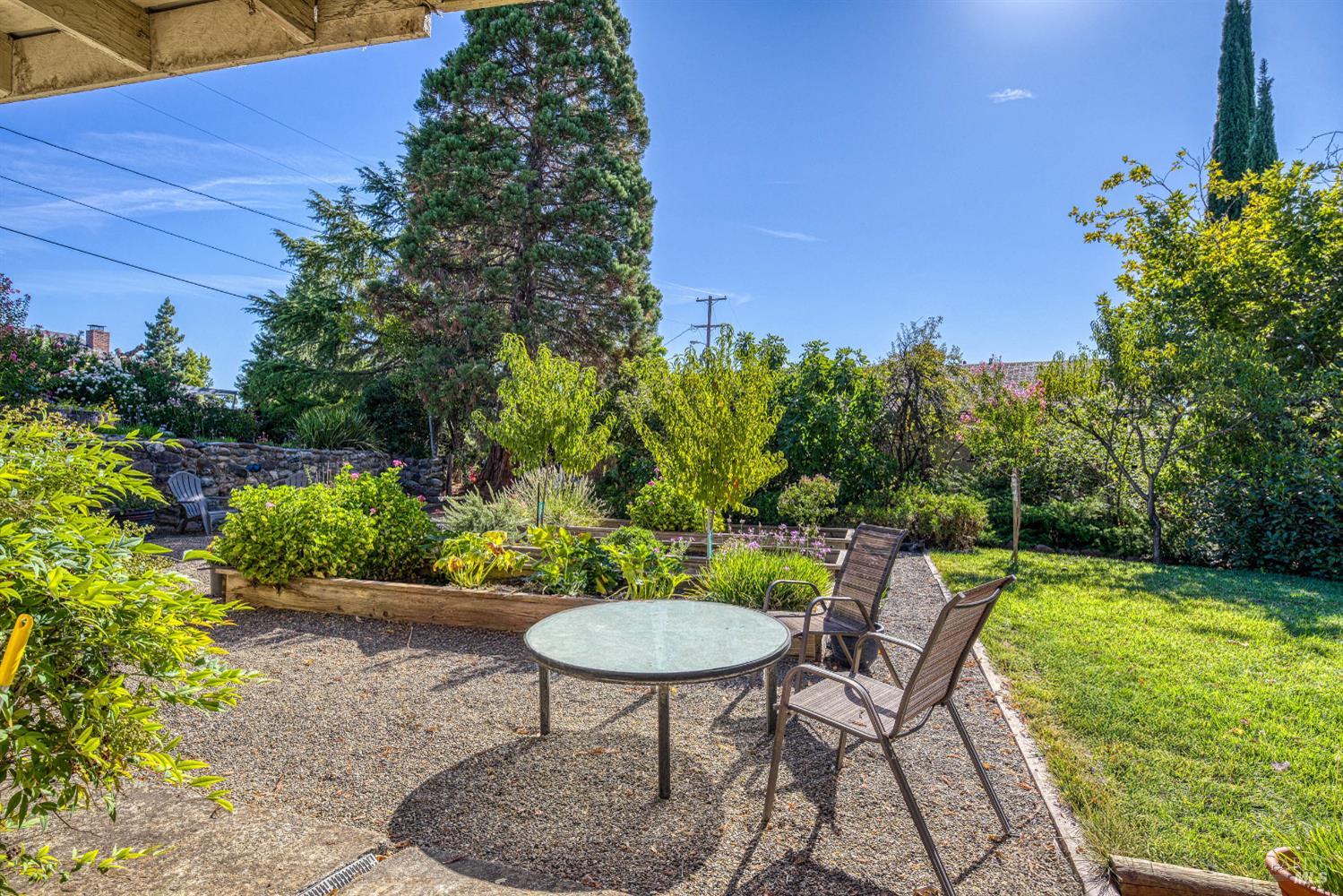 Detail Gallery Image 47 of 76 For 465 Hillcrest Dr, Lakeport,  CA 95453 - 3 Beds | 1/2 Baths