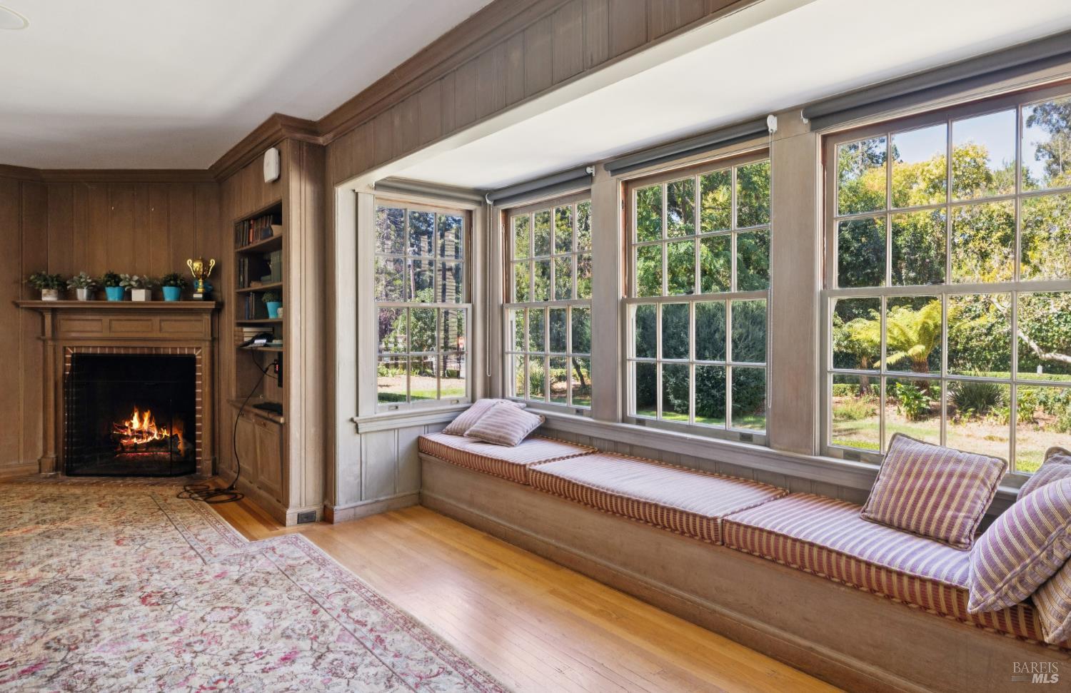 Detail Gallery Image 11 of 30 For 226 Magnolia Ave, San Rafael,  CA 94901 - 13 Beds | 2/2 Baths