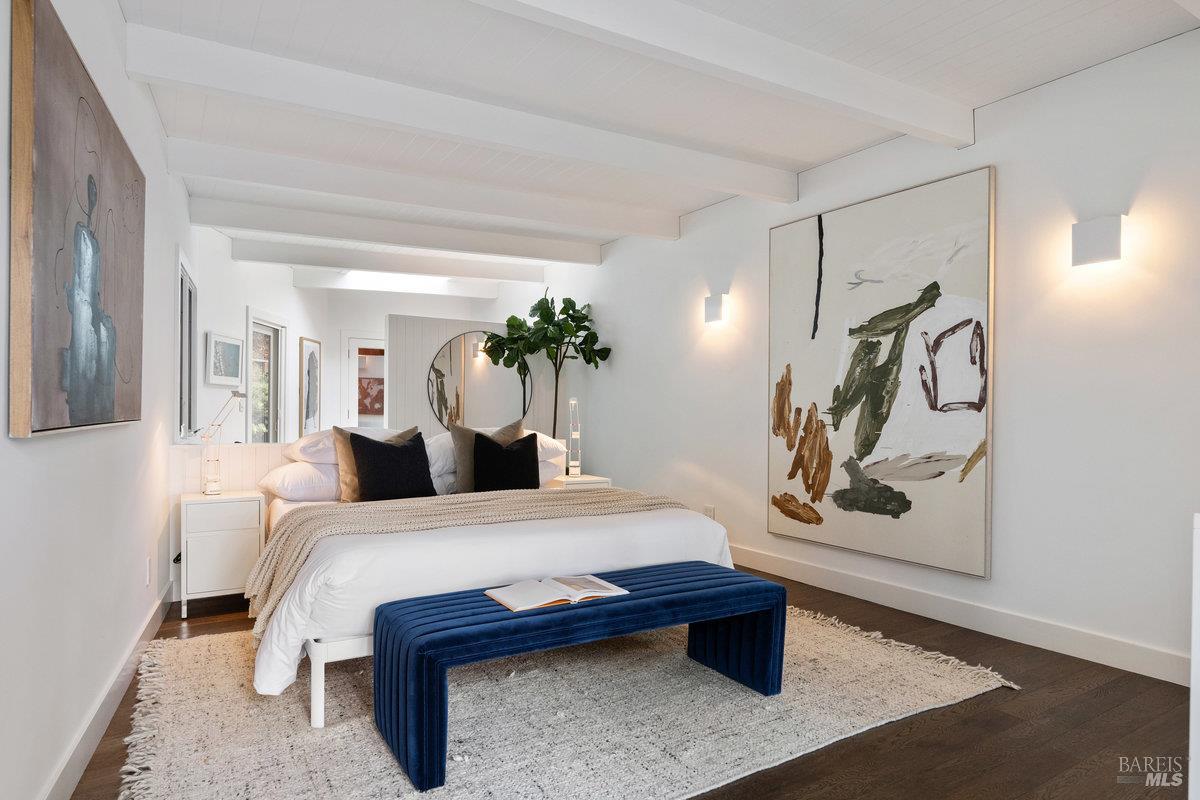 Detail Gallery Image 4 of 99 For 125 Laurel Ave, Stinson Beach,  CA 94970 - 3 Beds | 3 Baths
