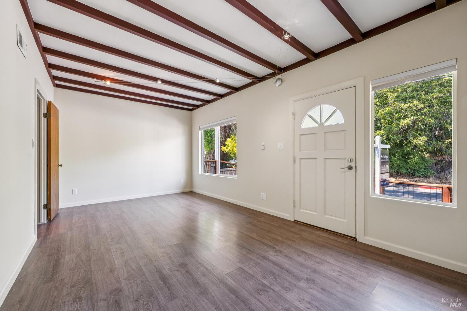 Detail Gallery Image 6 of 55 For 95 Dominga Ave, Fairfax,  CA 94930 - 2 Beds | 1 Baths